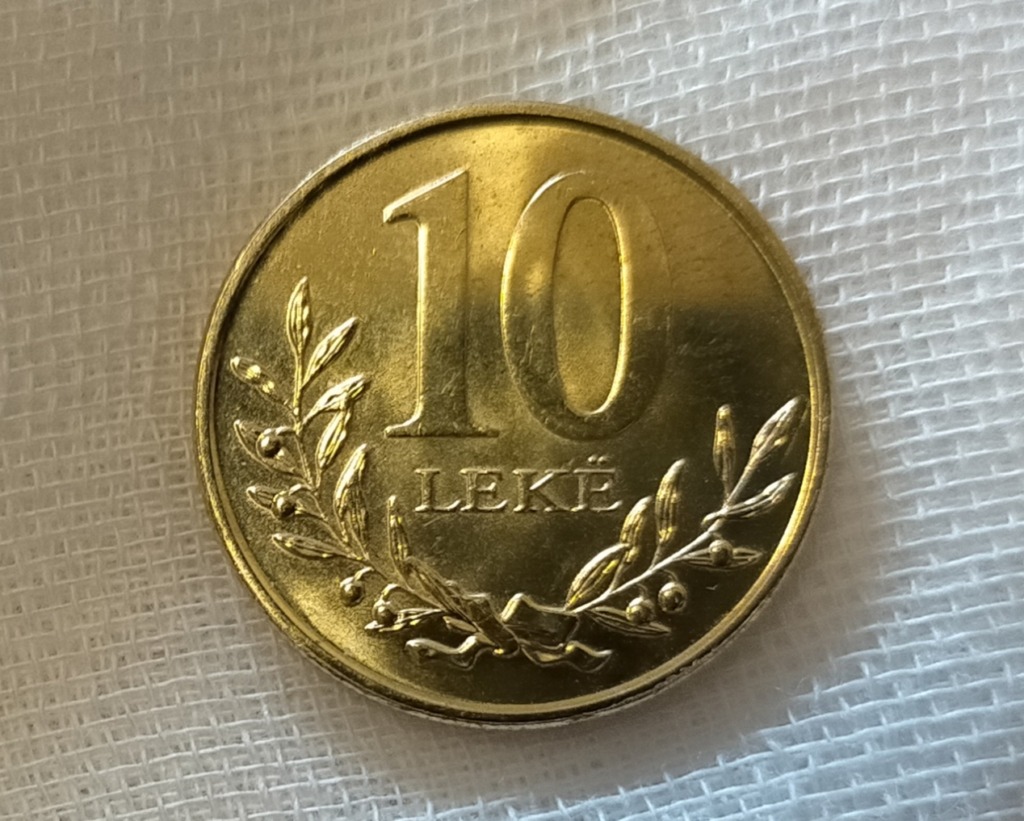 10LEKコイン(表)